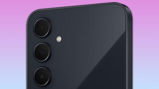 Samsung is giving FREE phones away with one of its top gadgets – but the deal will vanish in days