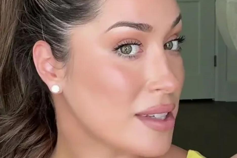 The exact spot to put bronzer to give you the most snatched and lifted jawline ever – and it’s nowhere near your cheeks