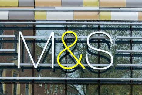 M&S shoppers race to buy an ‘pretty dress’ that looks exactly like Kate Middleton’s favourite brand but £200 cheaper