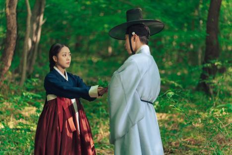 Lee Jae Wook, Jo Bo Ah, Jung Ga Ram, Kim Jae Wook, And More Are Entangled In A Web Of Suspicion In &#8220;Dear Hongrang&#8221; 7