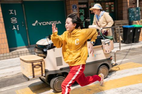 Lee Jae In, Ahn Jae Hong, Ra Mi Ran, And More Unite Against GOT7's Jinyoung In New Film “Hi-5”; 8