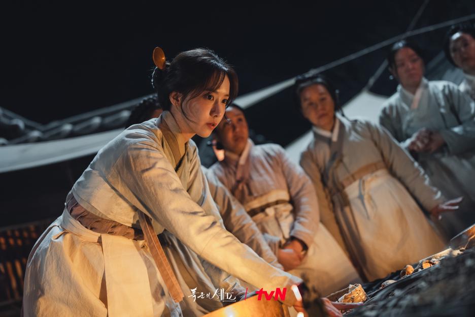 Lim-yoona-3