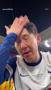 Son Heung-min showing off a head scar.