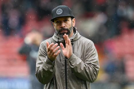 Inigo Calderon, Bristol Rovers manager, applauding.