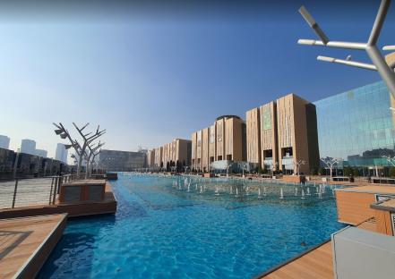 Iran Mall fountains and buildings.
