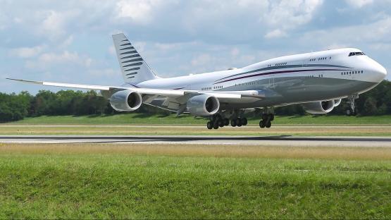 Boeing 747-8 jumbo jet landing.