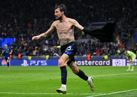 Francesco Acerbi of FC Internazionale celebrating a goal.