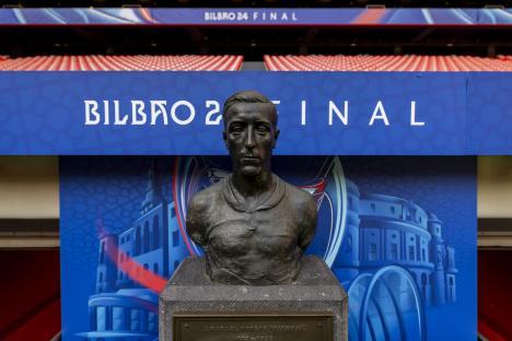 BILBAO, SPAIN - MAY 23: Statue of Rafael Moreno Aranzadi (Pichichi) stands ahead of the UEFA Women's Champions League 2023/24 Final match between FC Barcelona and Olympique Lyonnais at San Mames Stadium on May 23, 2024 in Bilbao, Spain. (Photo by Maja Hitij - UEFA/UEFA via Getty Images)