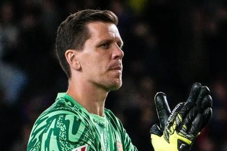 ‘I’ve lost the fight’ – Barcelona star Wojciech Szczesny loses smoking battle and tells fans ‘don’t do what I did’