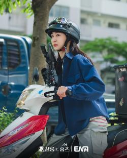 Dasom Uses Her Part-Time Job Skills To Become An Expert Informant In New Drama “Salon De Holmes” 5