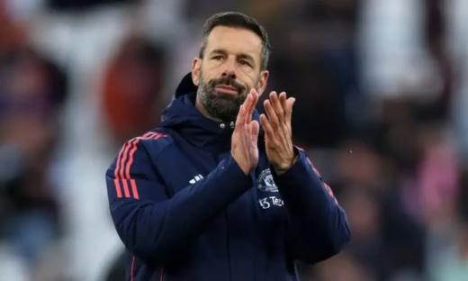 EPL: Van Nistelrooy plots Liverpool downfall as Slot aims for league double