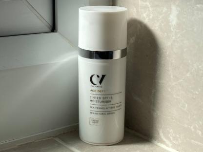 Green People Age Defy tinted SPF 15 moisturiser bottle.