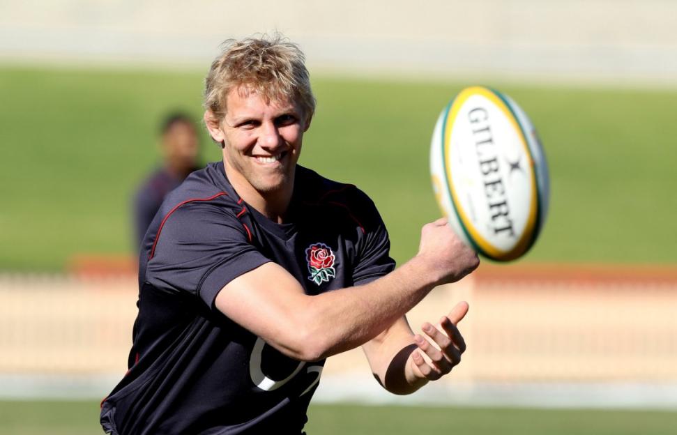 SYDNEY, AUSTRALIA - JUNE 18: Lewis Moody, the England captain passes the ball during the England training session held at the North Sydney Oval on June 18, 2010 in Sydney, Australia. (Photo by David Rogers/Getty Images)