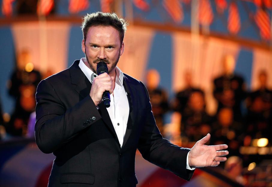 Russell Watson performing at the National Memorial Day Concert.