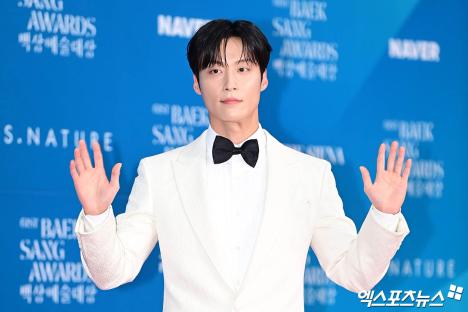 Stars Grace The Red Carpet At 61st Baeksang Arts Awards 67