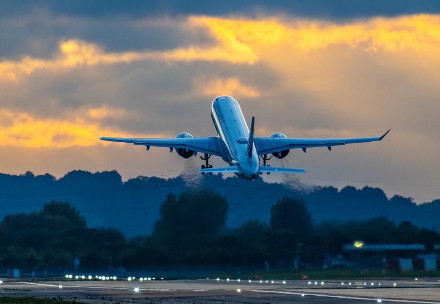 Air France flight AF1281 taking off from Heathrow Airport.