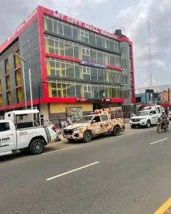 Security agents take over CBEX office in Ibadan as online platform crashes [PHOTOS]