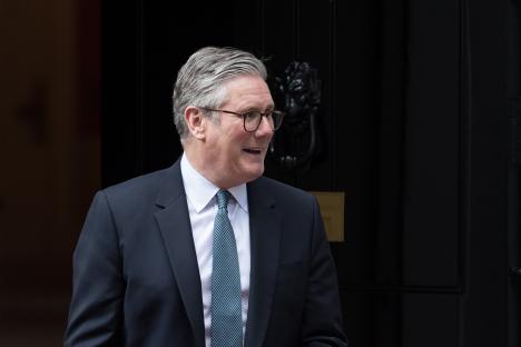 Chaos as High Court STOPS Keir signing Chagos deal – hours before PM was due to hand British territory to Mauritius