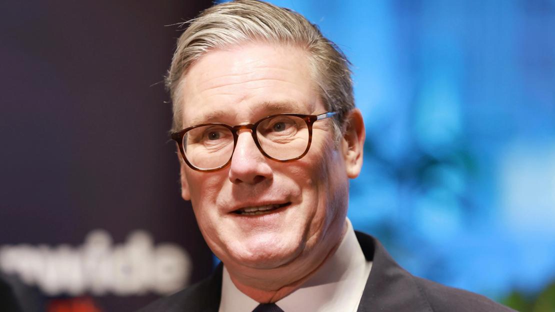 Fury as Trump signs off Starmer’s Chagos Islands handover in deal set to cost UK taxpayers BILLIONS