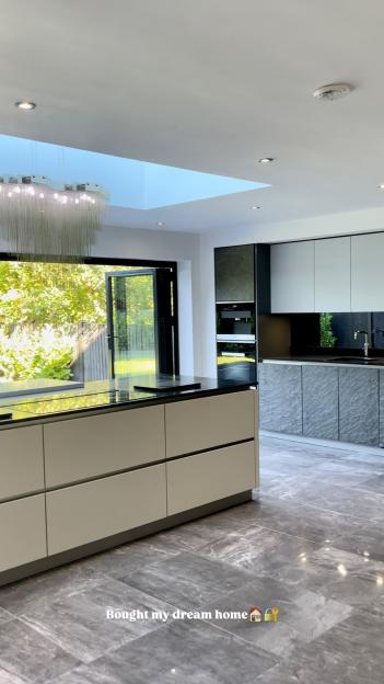 Photo of a modern kitchen in a new home.