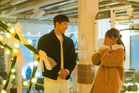 Lee Jun Young Plans Romantic Surprise As Jeong Eun Ji Weighs Life-Changing Offer In “Pump Up The Healthy Love” Finale 5