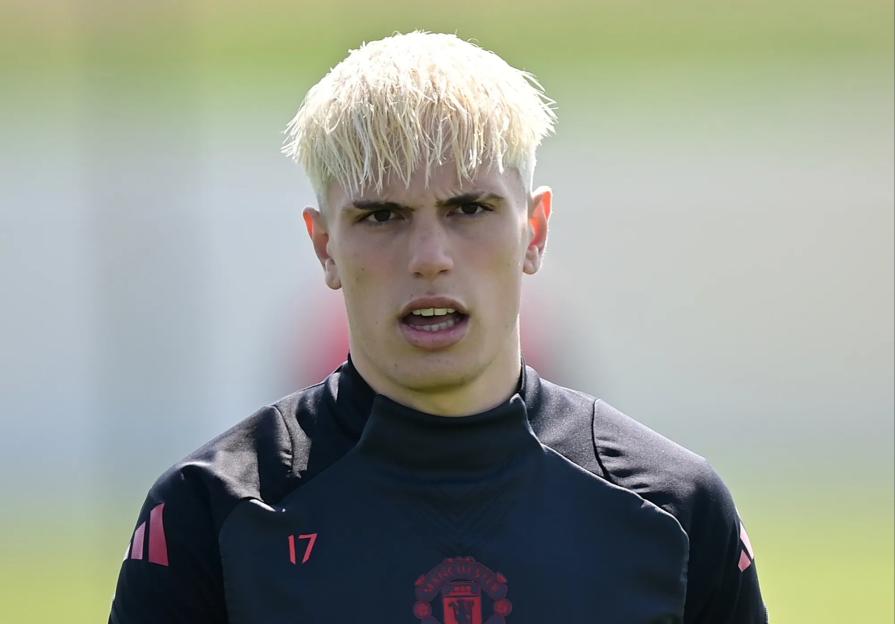 Alejandro Garnacho of Manchester United in training.