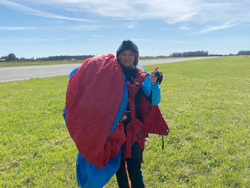 52-Year-Old Skydiver Dies in Tragic Freefall After Parachute Malfunction During Solo Jump