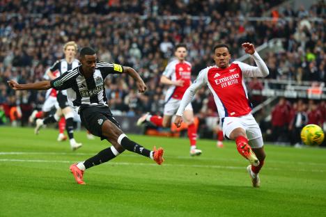 Alexander Isak of Newcastle United attempts a goal.