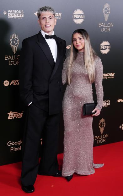 Alejandro Garnacho and Eva Garcia on the Ballon d'Or red carpet.