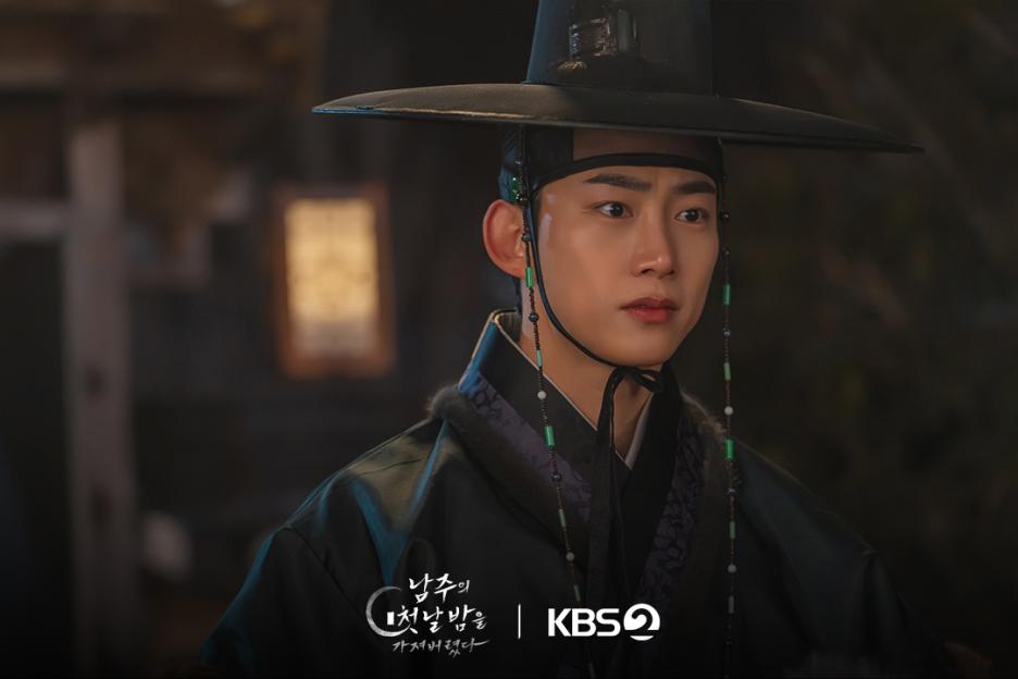 Taecyeon Desperately Searches For Seohyun In “The First Night With The Duke” 3