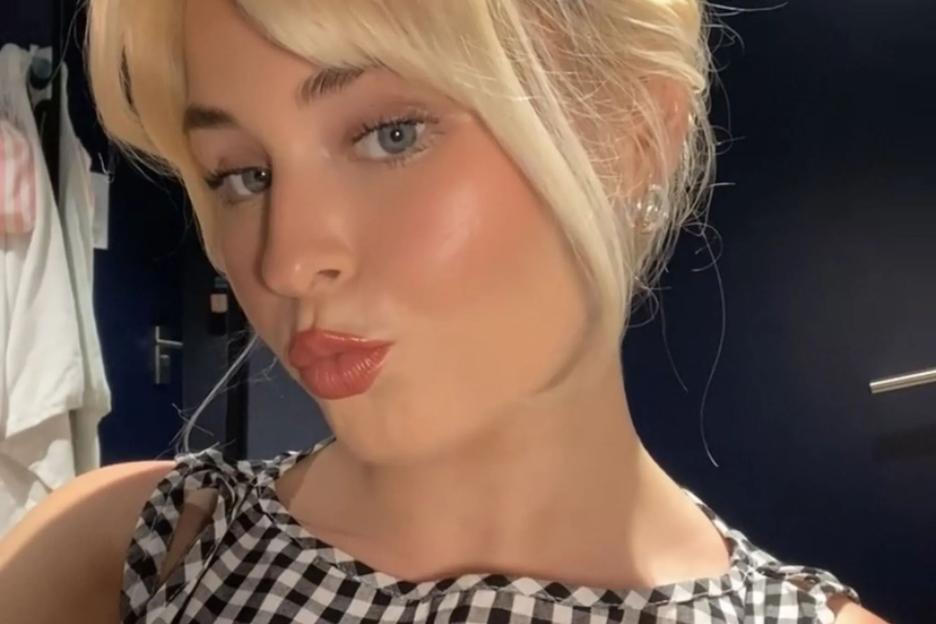 Lovestruck men mob me on nights out as I look just like Sabrina Carpenter – they buy me so many drinks & beg to date me
