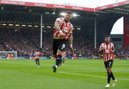 Sheffield United's Gustavo Hamer celebrates a goal.