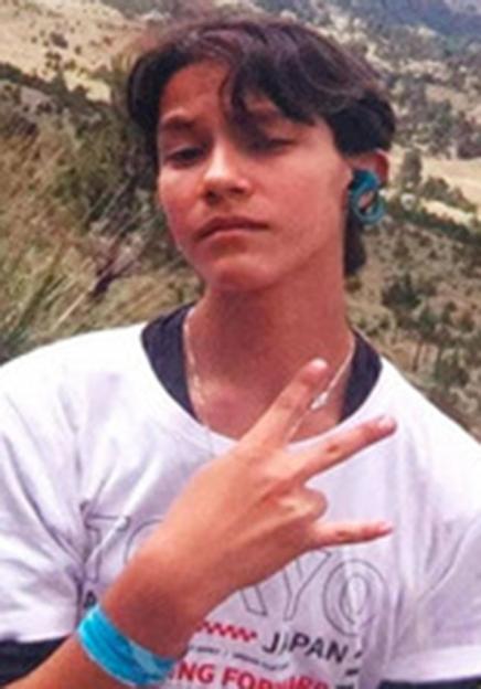 Photo of Paolo Sánchez Carrasco making a peace sign.