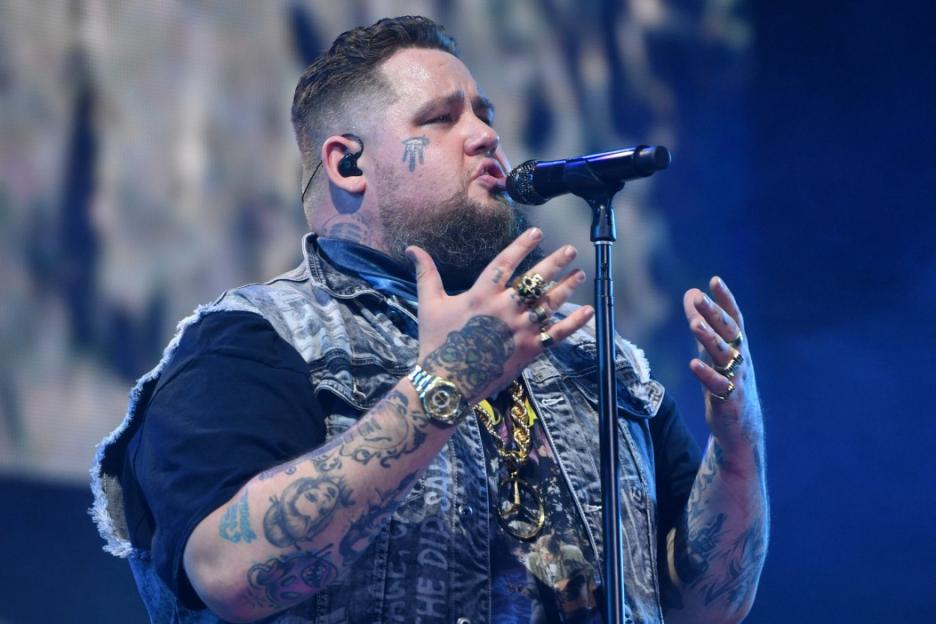 BIRMINGHAM, ENGLAND - NOVEMBER 20: Rag N Bone Man performs during HITS Radio's HITS Live 2021 at Resorts World Arena on November 20, 2021 in Birmingham, England. (Photo by Anthony Devlin/Getty Images for BAUER)