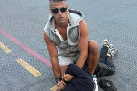 Ex-police officer fired for ‘intimidating teenager’ helps tackle shoplifter