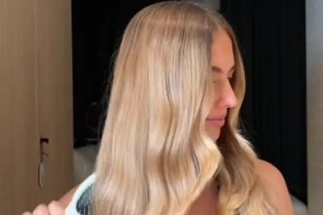 I grew my damaged, shoulder length hair down to my WAIST thanks to 4 tips that are totally free & take seconds to do