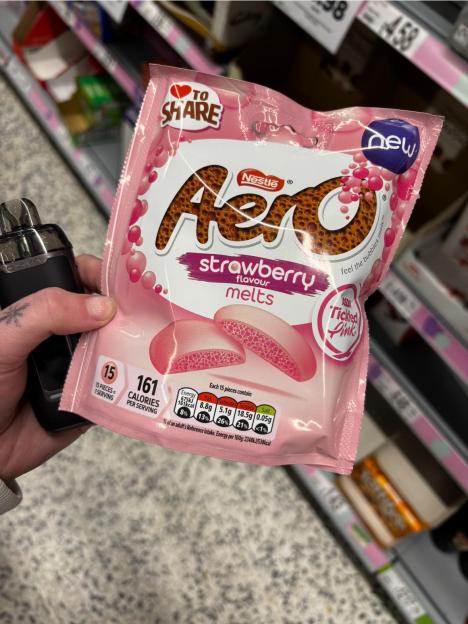 Bag of Nestle Aero strawberry flavour melts.