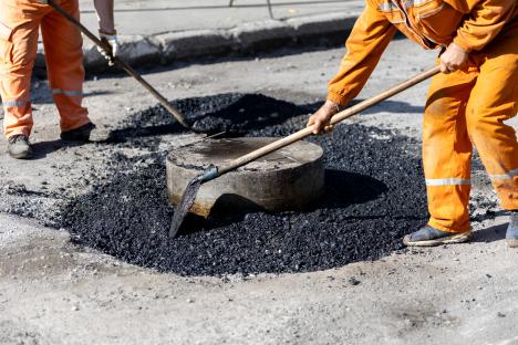 Convicts set to be sentenced to fill in potholes and collect rubbish bins instead of jail
