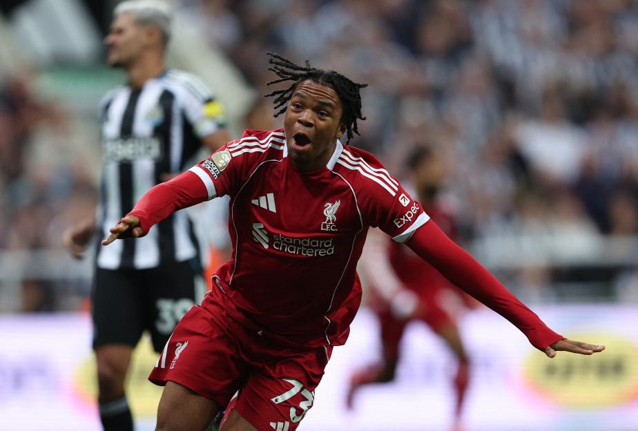 Rio Ngumoha of Liverpool celebrating a goal.