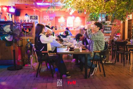 Sooyoung And Gong Myoung Are Former Drinking Buddies Who Drifted Apart In New Drama &#8220;Second Shot At Love&#8221; 4