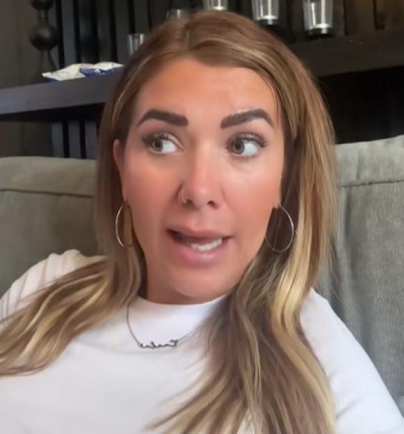 The new breed of school mums are CRAZY, heres my main complaint, , (no perm) from https://www.tiktok.com/@carla_hoskins/video/7543185409124076822