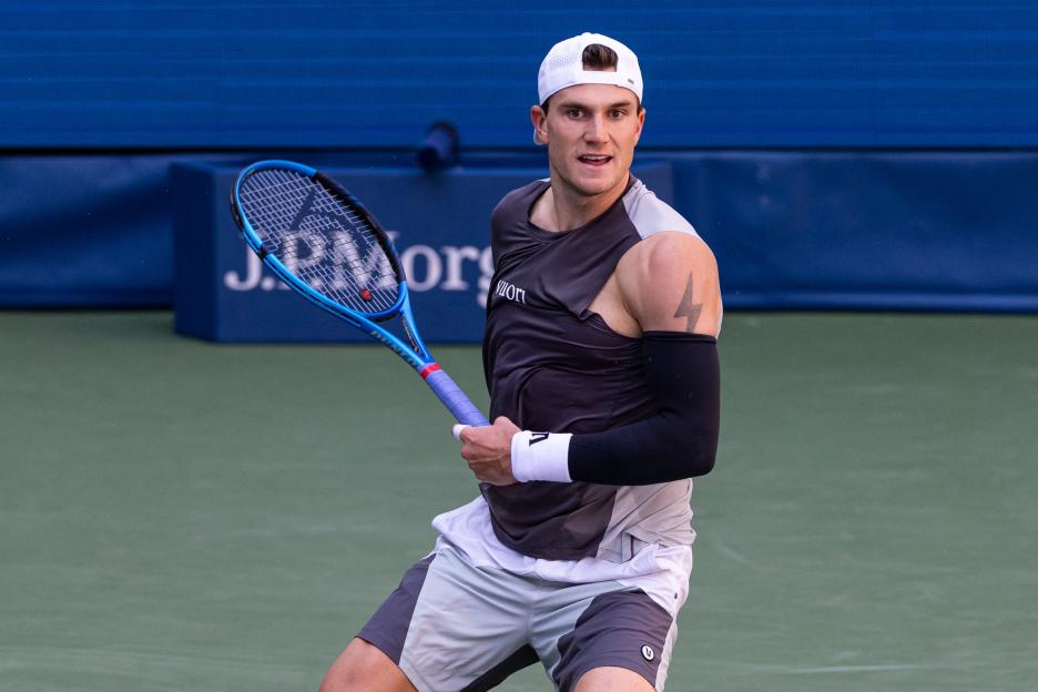 Jack Draper playing tennis at the US Open.