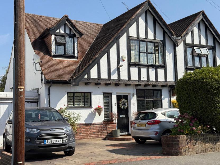 Tudor-style house used in Harry Potter filming.