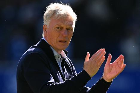 David Moyes applauding.