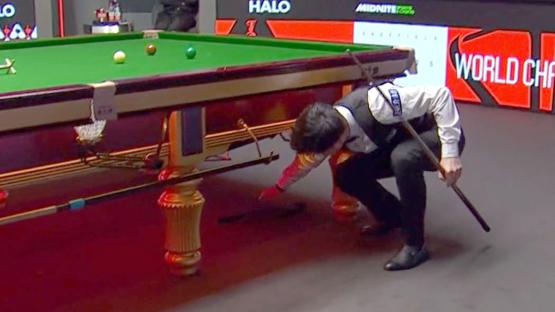 Ronnie O’Sullivan’s World Snooker Championship match descends into chaos as table BREAKS in middle of semi-final