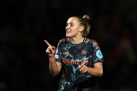 Georgia Stanway of Bayern Munich in a soccer match.