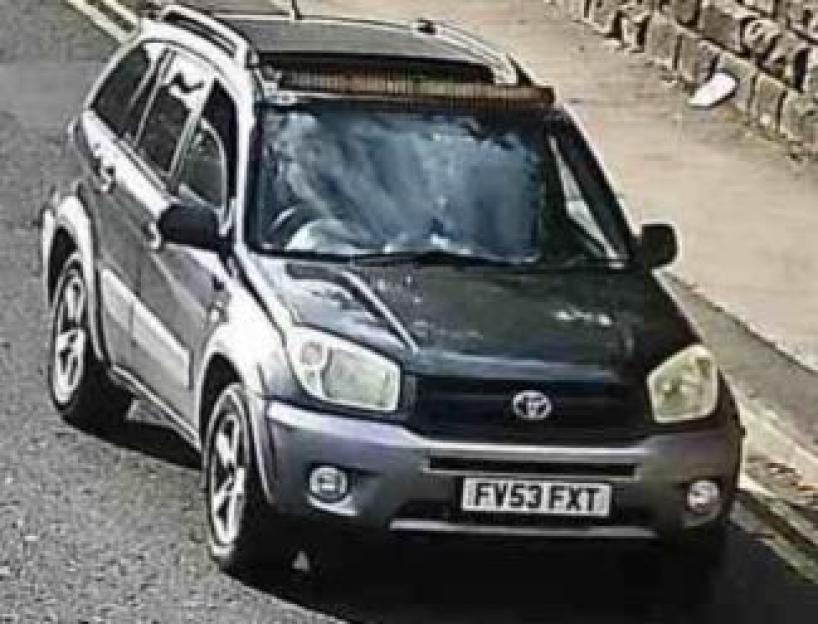 Silver Toyota RAV4, license plate FV53 FXT.
