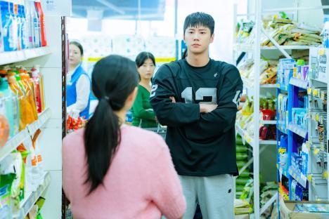 Lee Jun Young Unexpectedly Faces A Child Calling Him Dad In “Pump Up The Healthy Love”; 5