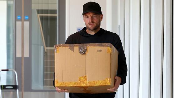 Emotional Leicester fans say ‘delete this’ as club share pics of Jamie Vardy packing his things into a cardboard box