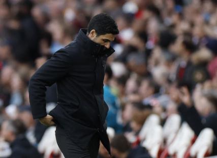 Mikel Arteta looking dejected.